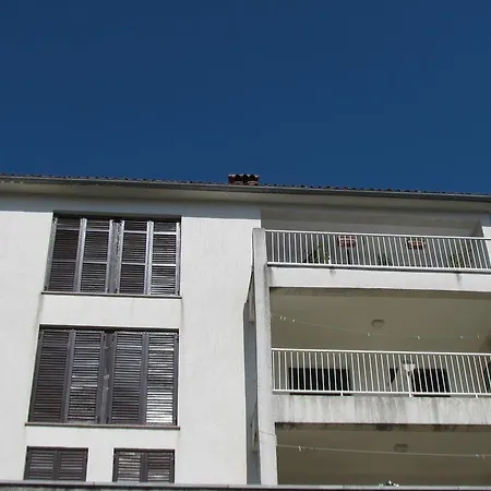 Apartment E And J Rabac