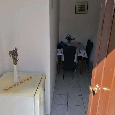 Apartman E And J