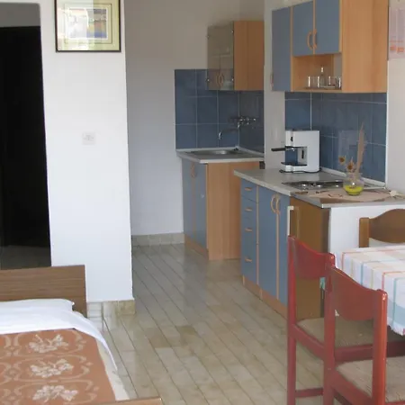 Apartman E And J *