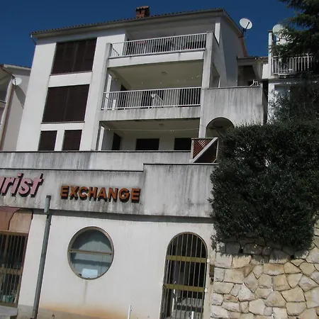 Apartman E And J